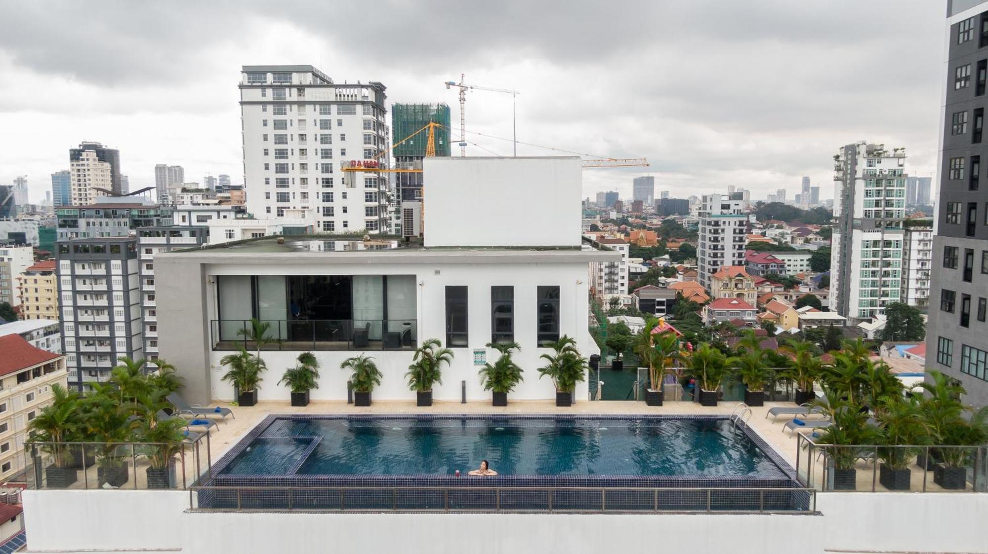 Mansion 51 Hotel & Apartment Phnom Penh Bagian luar foto